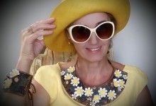 Set: necklace and bracelet "Chamomile dance"